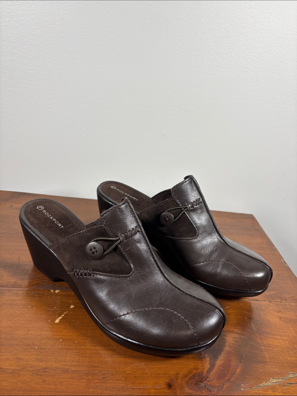 Rockport Women's Dark Brown Leather and Black Sole Slip-On Wedge Clogs Sz 10